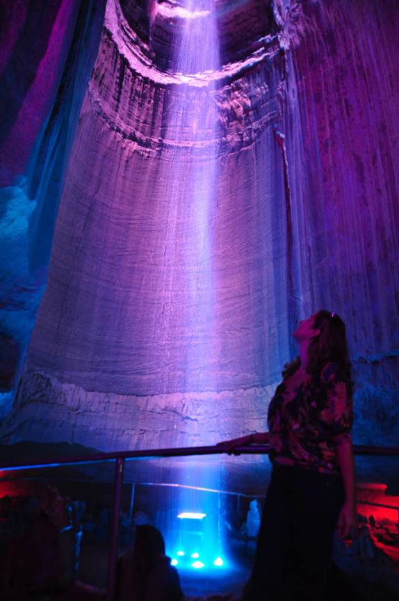Visitando Ruby Falls, na Georgia - EUA. Uma cachoeira dentro de uma caverna!